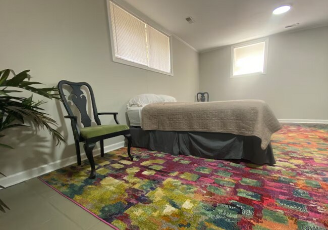 Building Photo - 210 Vista Dr