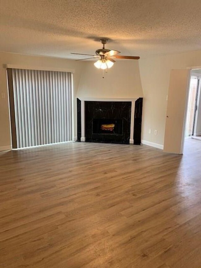 Primary Photo - Stylish 2-bedroom Condo in Richardson