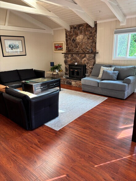 Building Photo - 520 Linford Pl