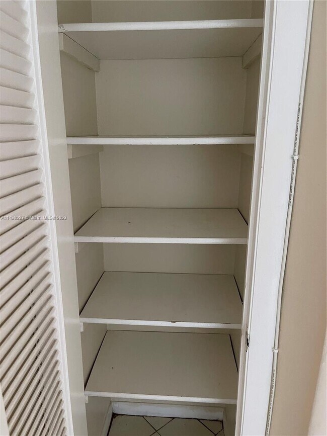 Building Photo - 8285 Sunrise Lakes Blvd