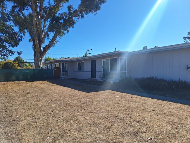 Front area leading to Back duplex - 4039 Clairemont Mesa Blvd