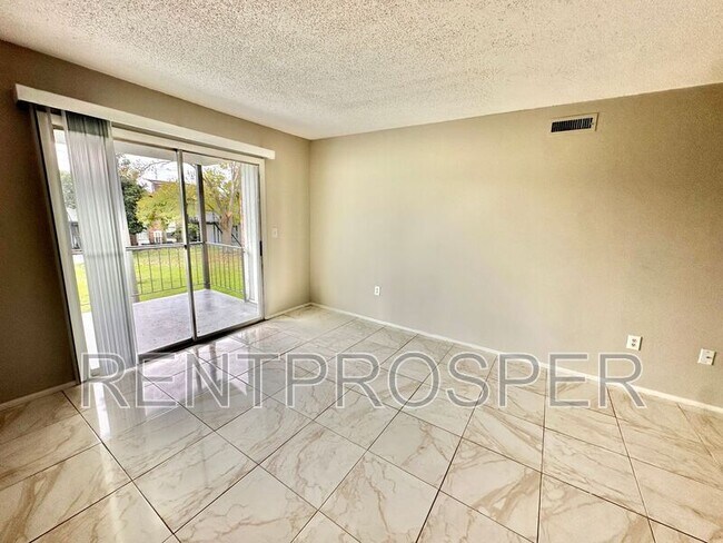 Building Photo - 5317 Curry Ford Rd