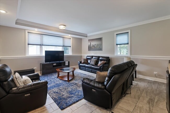 Building Photo - 927 S Charlotte St