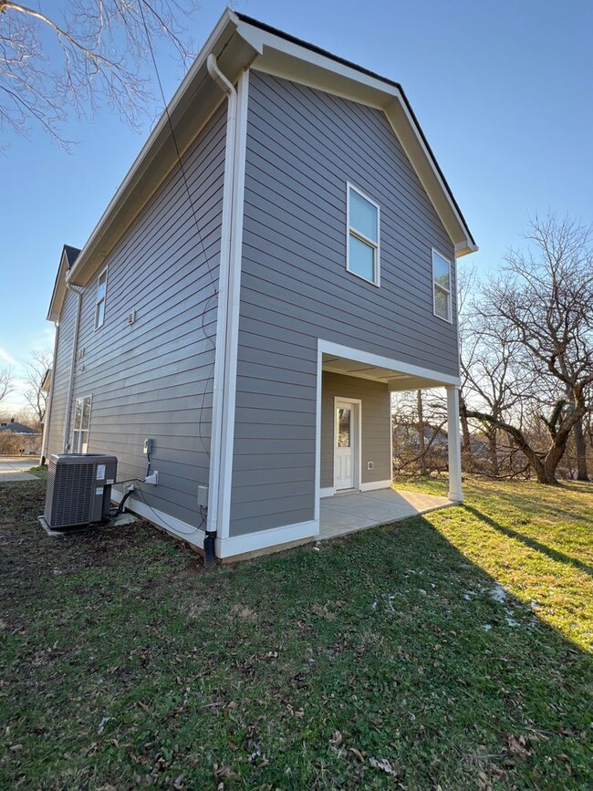 Building Photo - Beautiful Newer Build: Three Bedrooms in t...