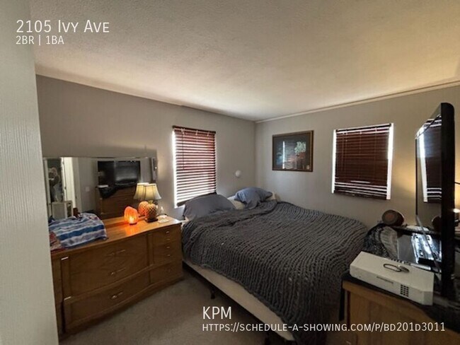 Building Photo - 2105 Ivy Ave