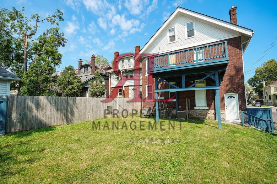 Building Photo - 1671 Bryden Rd