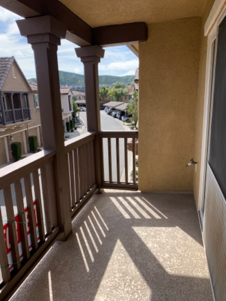 Building Photo - 28427 Santa Rosa Ln
