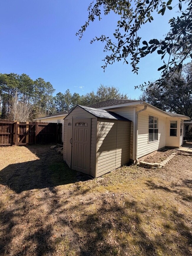 Building Photo - 205 Villacrest Dr