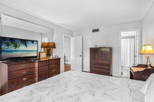 Building Photo - 3000 NW 48th Terrace