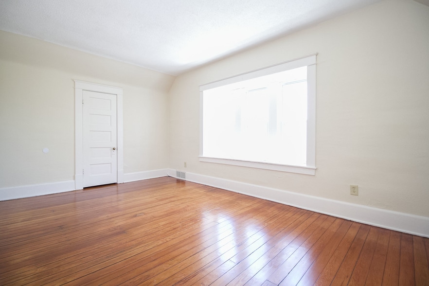 Building Photo - 140 Walnut St