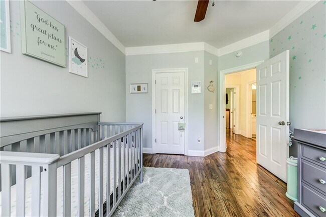 Building Photo - 1829 Sylvan Ridge Dr SW