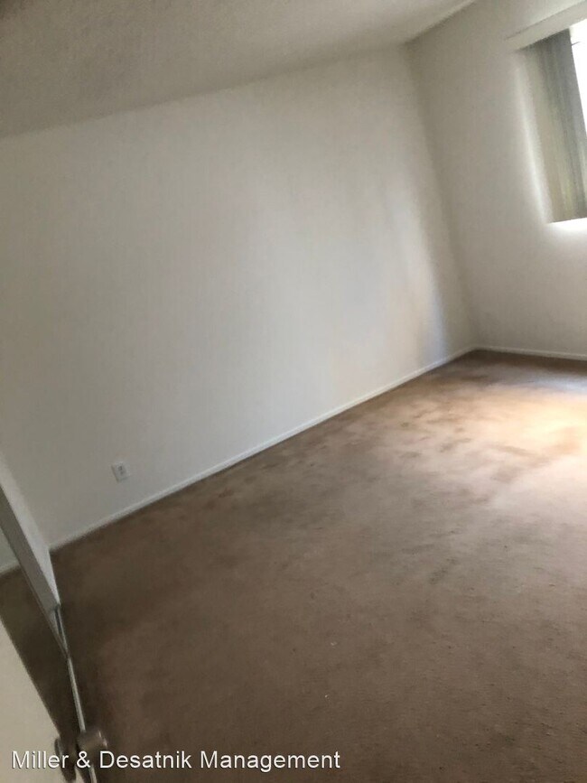 Building Photo - 11806 Mayfield Ave