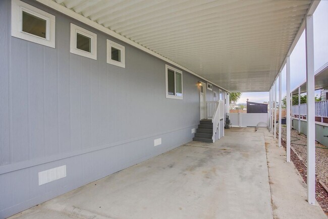 Building Photo - 1219 E Barham Dr