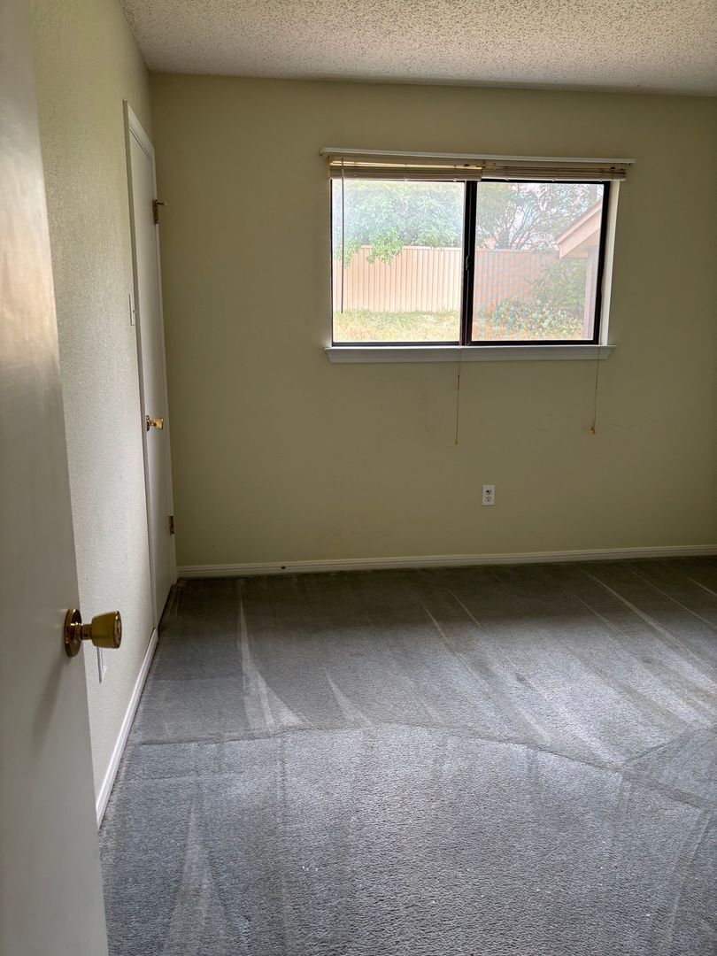 Building Photo - 105 Lariat Cir