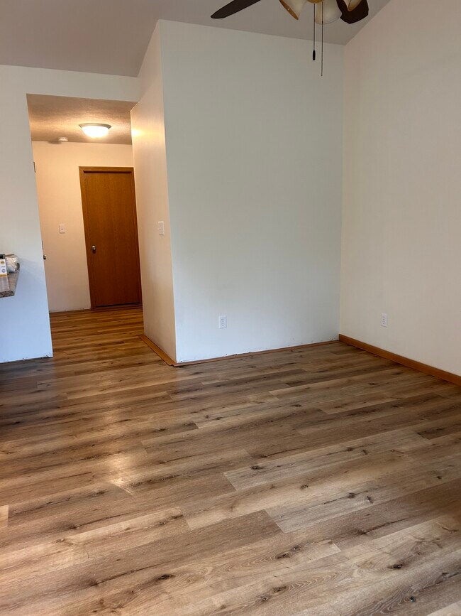 Building Photo - 1701 N 30th St