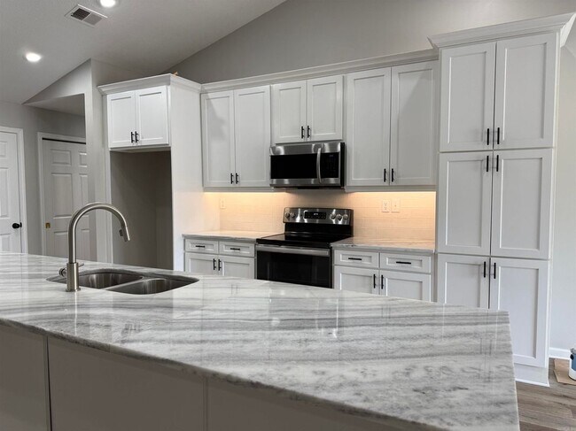Building Photo - 1 Enclave Cir