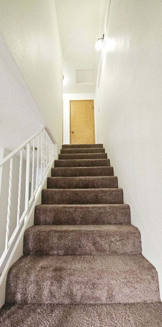 Building Photo - REDUCED - Cedar St. 2bed/1.5 bath duplex -...