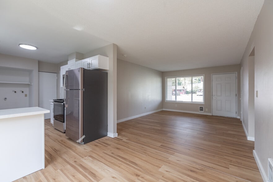 Building Photo - 110 SW Fleishauer Ln