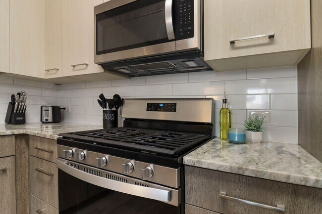 Building Photo - 28294 Ferry Rd