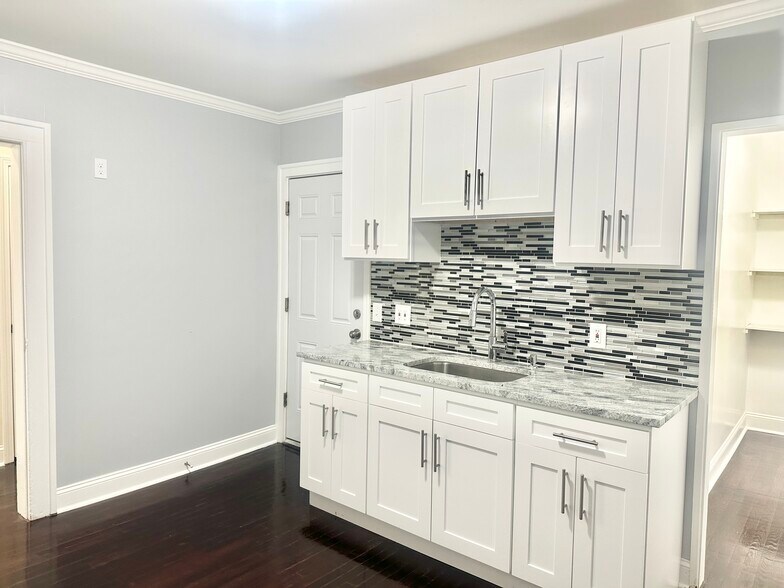 Building Photo - 69 Tremont Ave