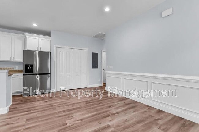 Building Photo - 317 Savannah River Dr