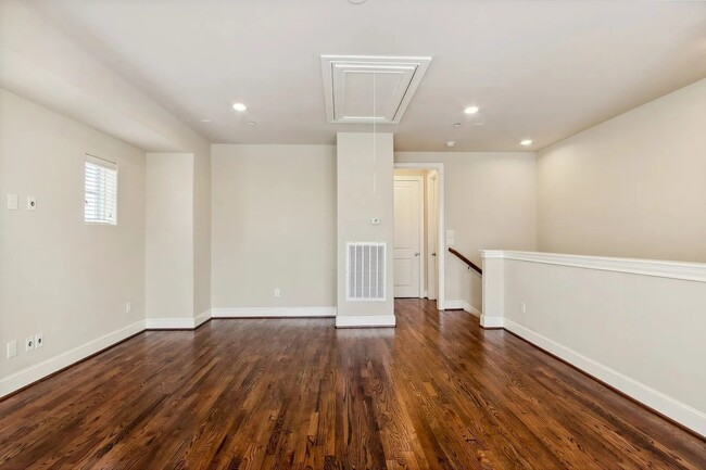 Building Photo - 2607 Cohn St