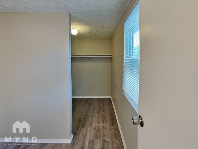 Building Photo - 1279 Glenview St