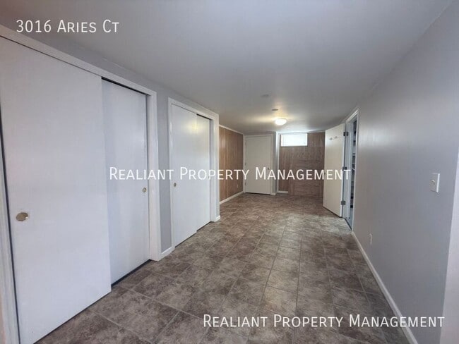 Building Photo - 3016 Aries Ct