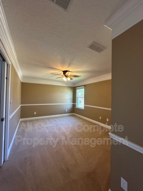 Building Photo - 738 W Kings College Dr