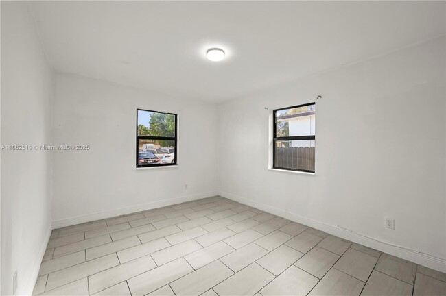 Building Photo - 2465 NW 35th St