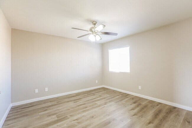 Building Photo - 6373 Rose Tree Ln