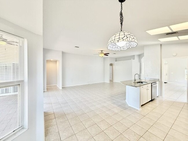 Building Photo - 4768 Ridgemoor Cir