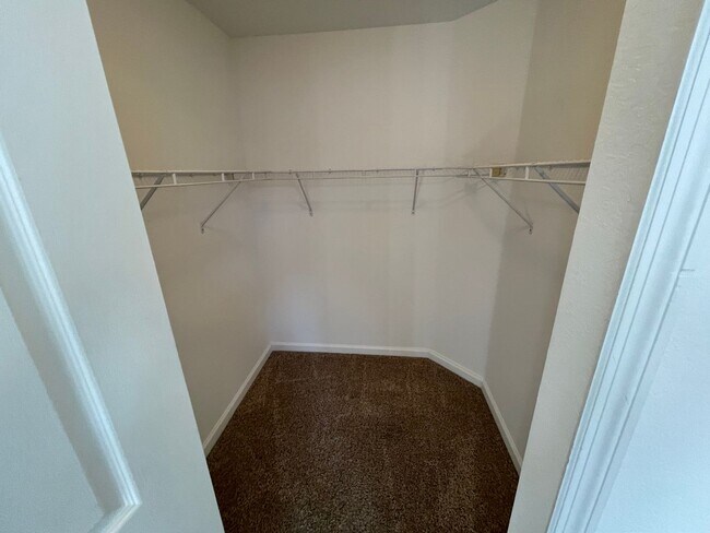 Building Photo - ANNUAL RENTAL - POSITANO PLACE 2 BED / 2 BATH WITH GARAGE