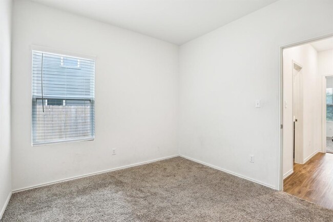 Building Photo - 13612 Buckalew St