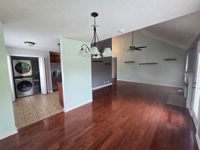 Building Photo - 1377 Mutual Dr