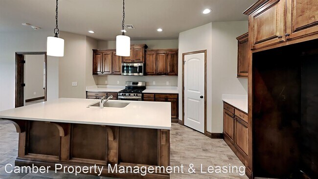 Building Photo - 4 br, 2 bath House - 10512 NW 42nd Circle