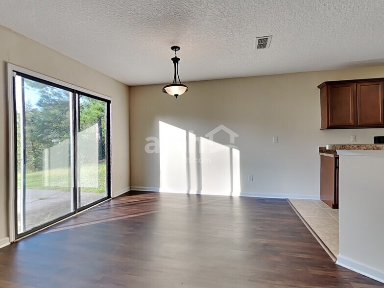 Building Photo - 9630 Mayville Dr E