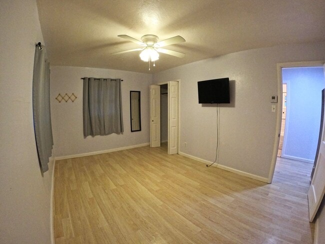 Building Photo - 1716 Princess Jeanne Dr