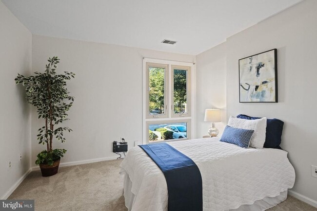 Building Photo - 5006 Dorsey Hall Dr