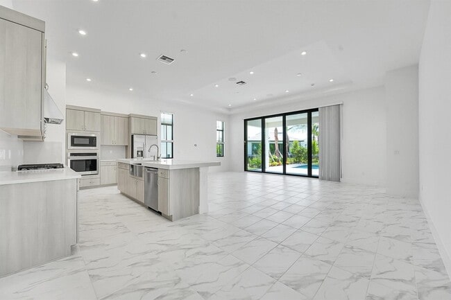 Building Photo - 13908 Vivant Dr