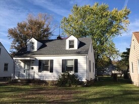 Building Photo - 866 Warwick Dr