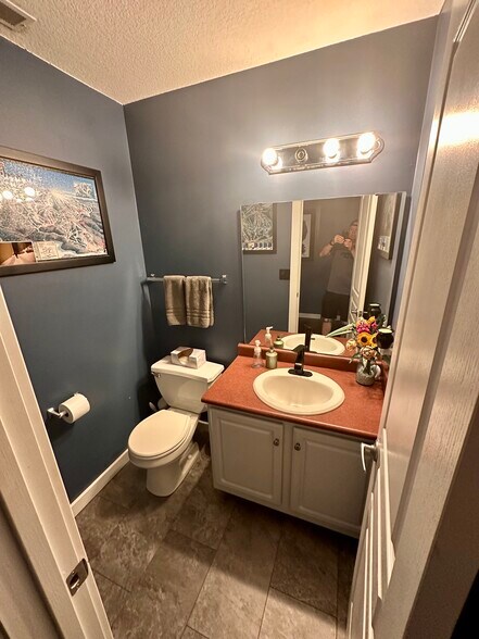 Building Photo - 518 N 5th St