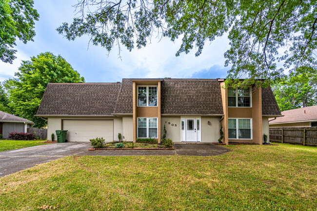 Building Photo - 1905 Waxleaf Green SE