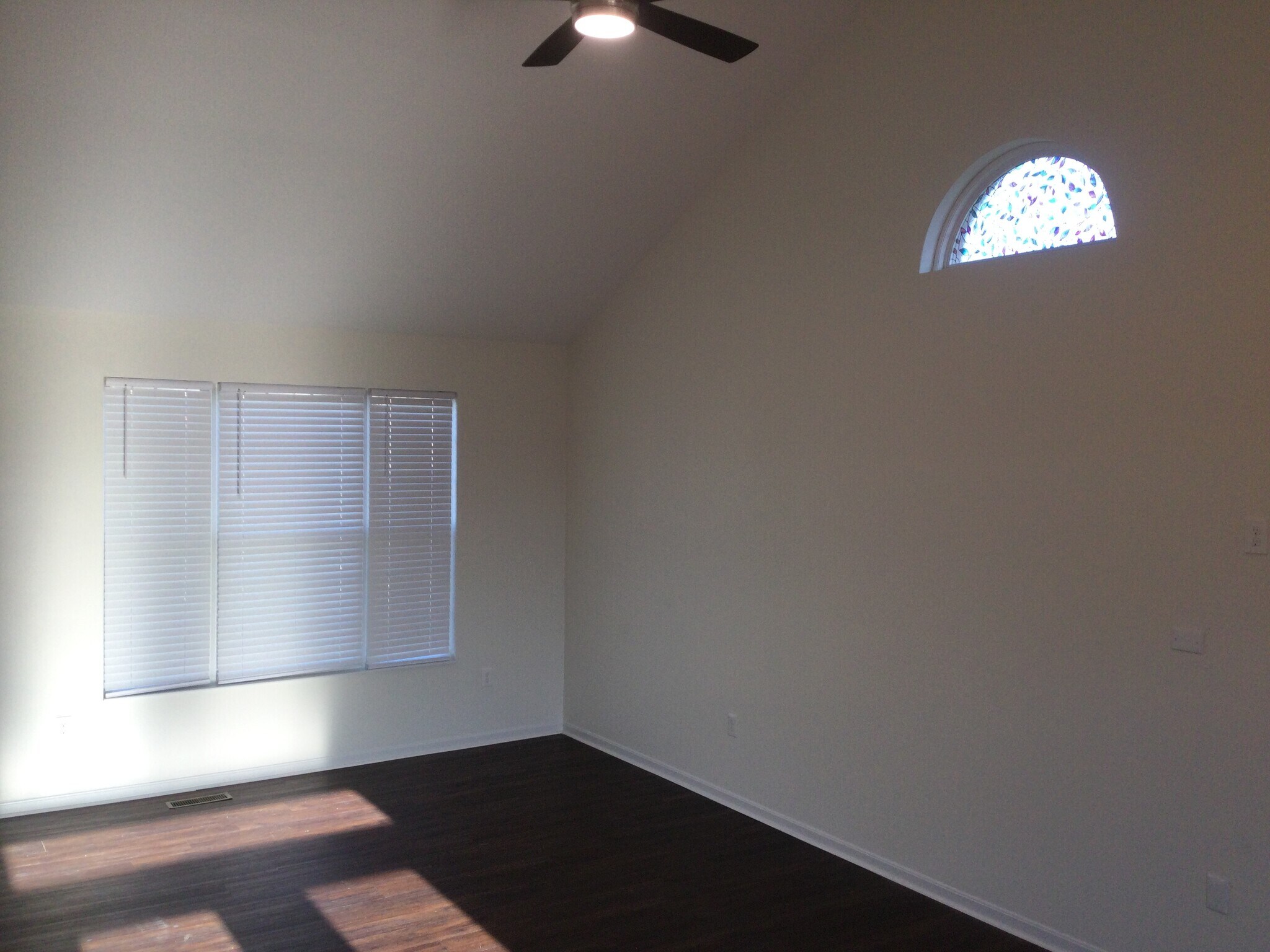 Building Photo - 2831 Coachlight Ln