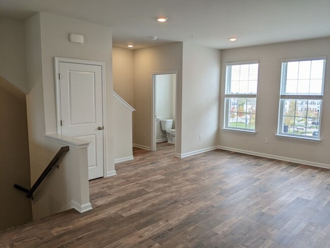 Building Photo - Three level townhouse in The Preserve at Tuscarora Creek community ready by mid September!