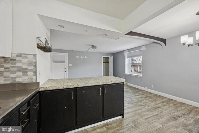 Building Photo - 4004 Lasher Rd