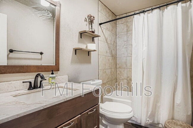 Building Photo - 171 Holman Way