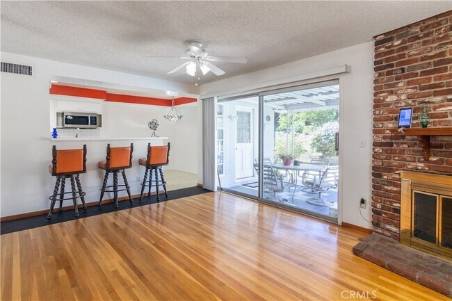 Building Photo - 11543 Swinton Ave