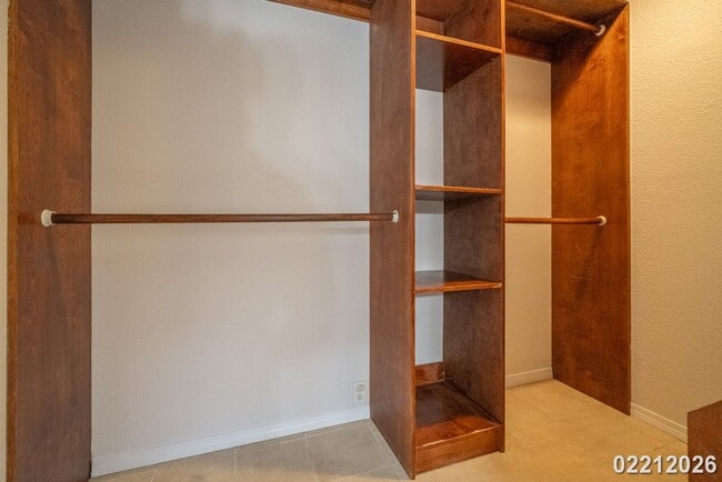 Building Photo - Available Now! 3 BD / 2 BA Carport parking Home in Mililani!