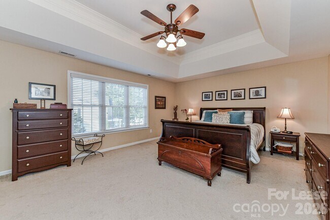 Building Photo - 10645 Castlehill Dr